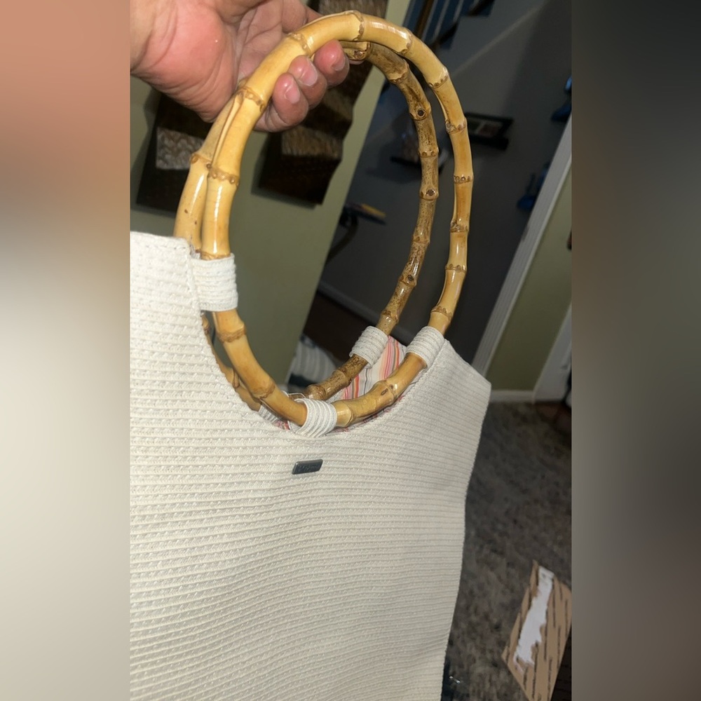 Columbia Cream Tote Bag with Textured Design - Picture 2 of 7